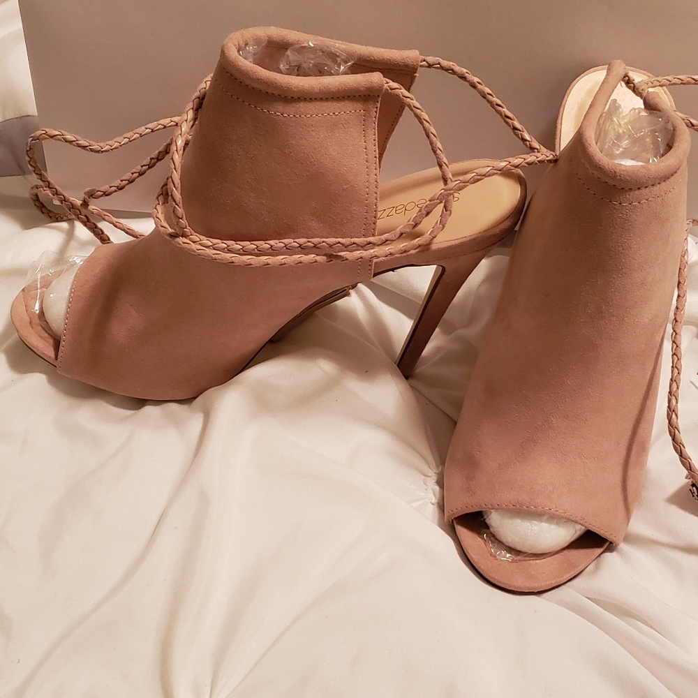 Dress sandals